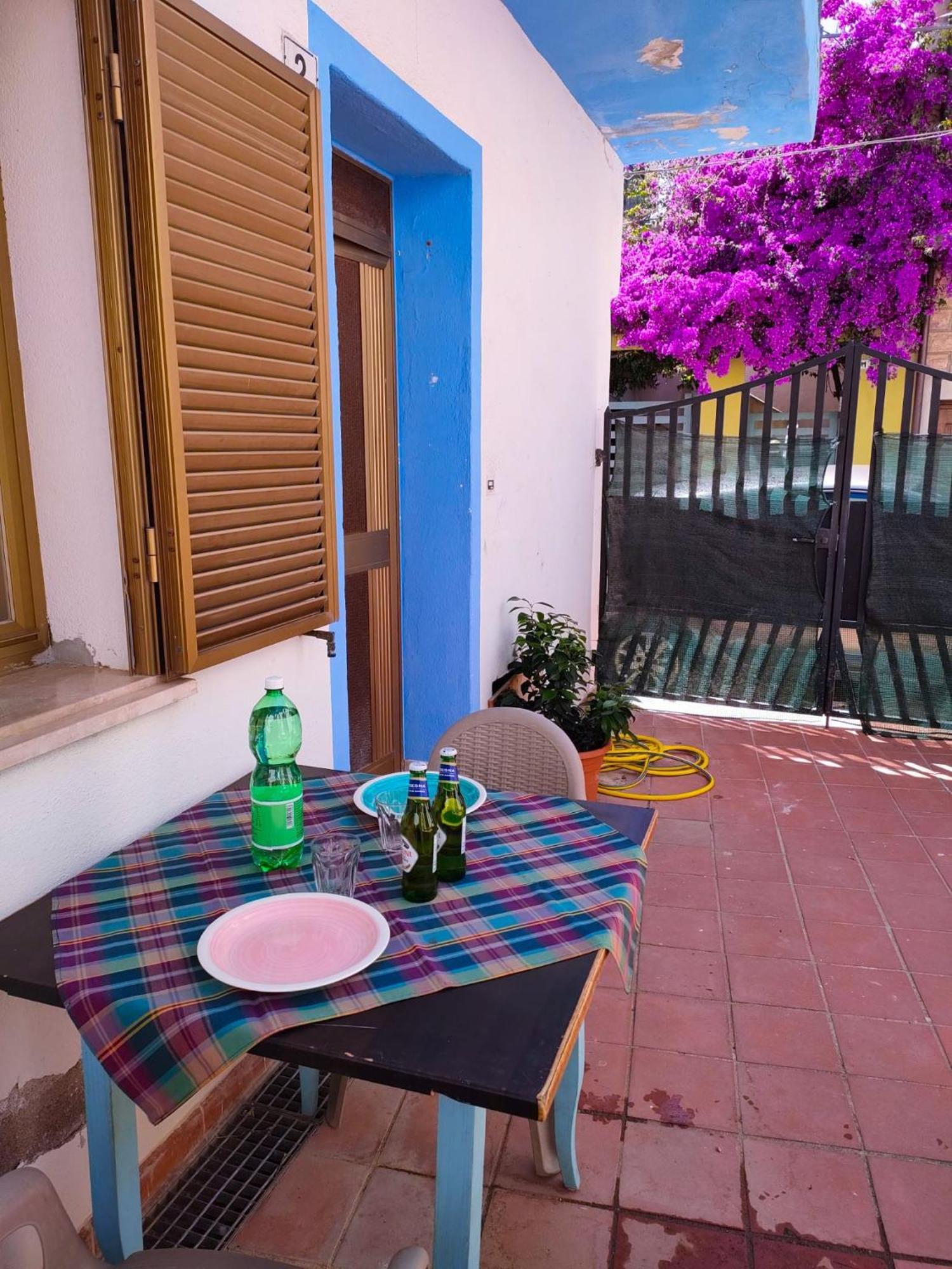 Vila Nel Cortile Della Casa Di Carta, Due Singole Unita Torpè Exteriér fotografie