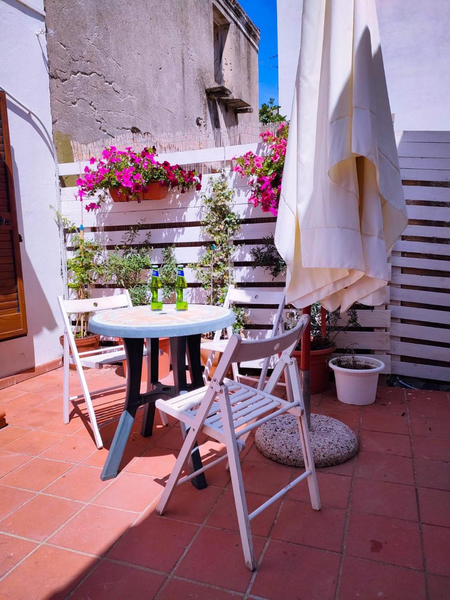 Vila Nel Cortile Della Casa Di Carta, Due Singole Unita Torpè Exteriér fotografie